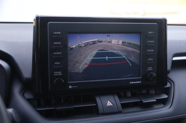 Used 2021 Toyota RAV4 XLE w/ Convenience Package FWD image 19
