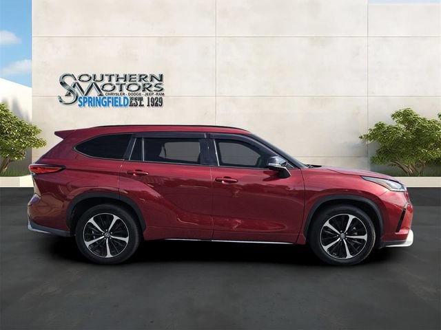 Used 2021 Toyota Highlander XSE AWD/4WD image 6