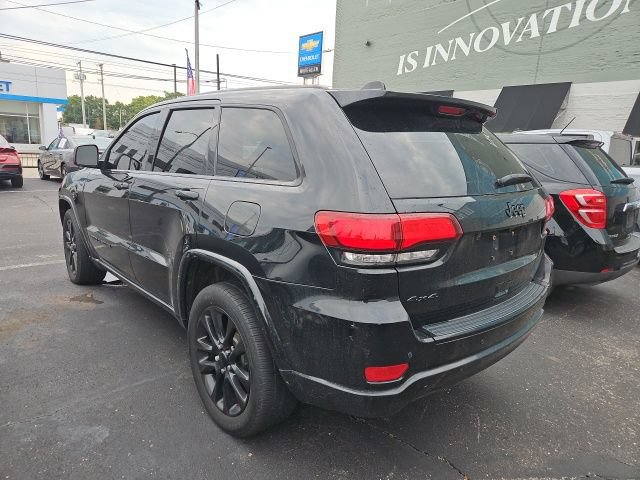 Used 2018 Jeep Grand Cherokee Altitude AWD/4WD image 5