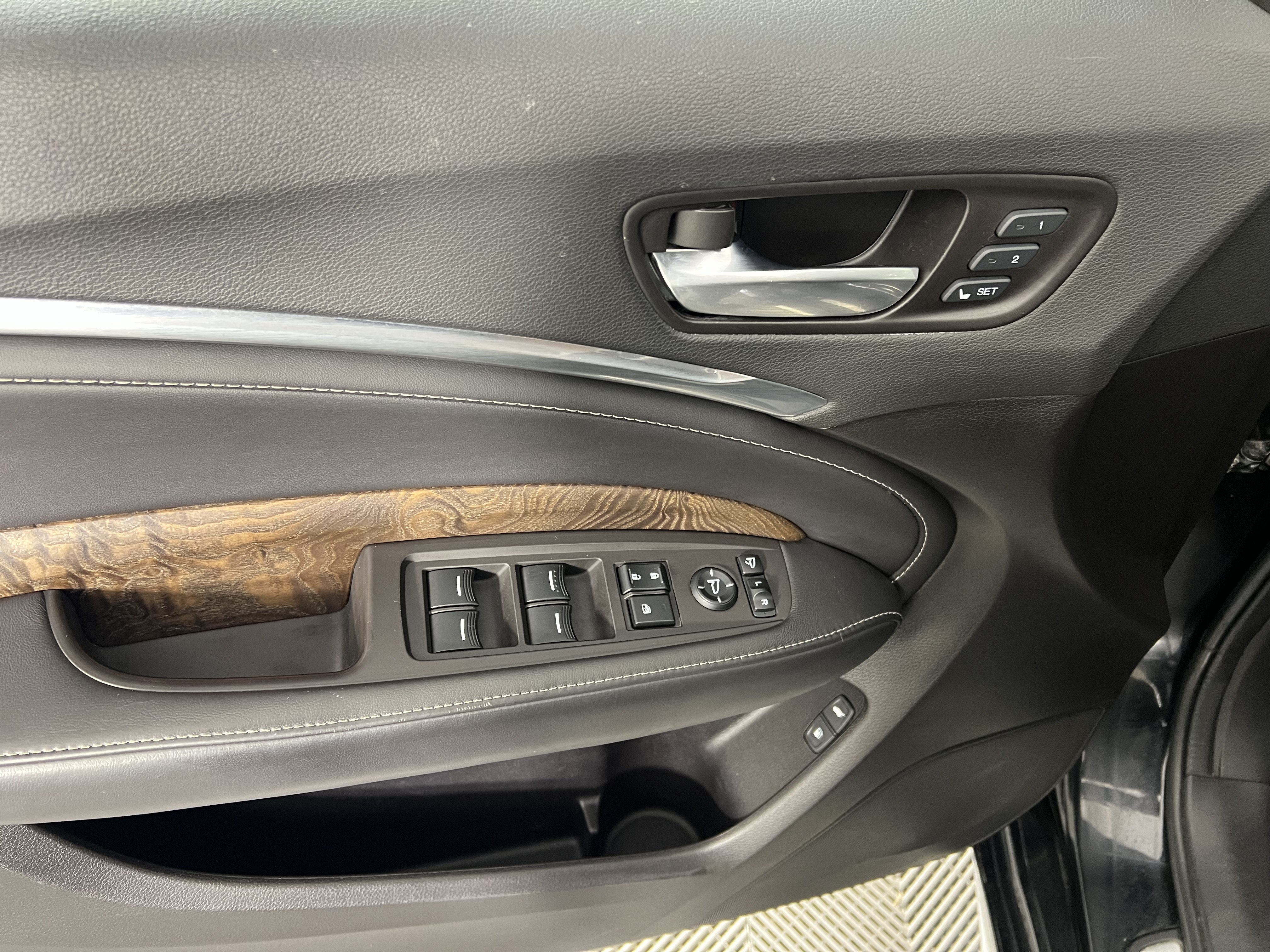Used 2019 Acura MDX w/ Advance Package AWD/4WD image 18