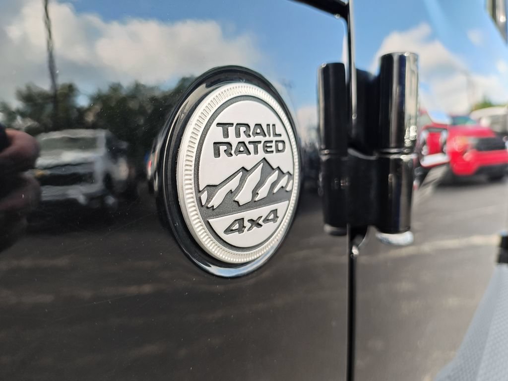 Used 2021 Jeep Gladiator Overland w/ Cold Weather Group AWD/4WD image 26