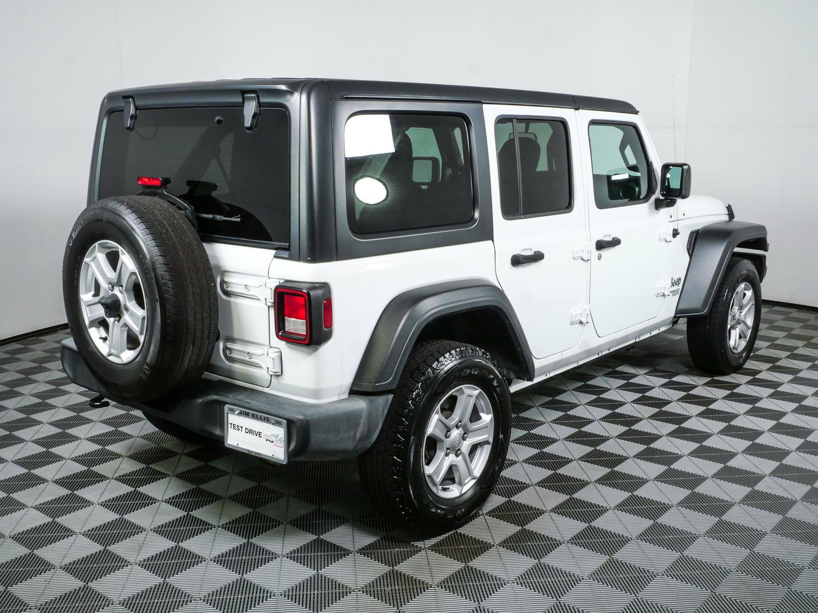 Used 2021 Jeep Wrangler Unlimited Sport AWD/4WD image 3