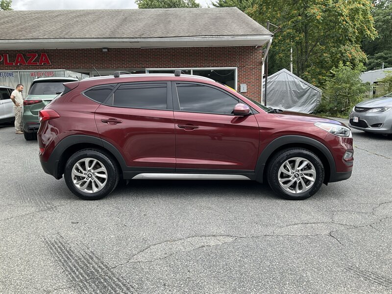 Used 2017 Hyundai Tucson SE w/ SE Popular Package 02 AWD/4WD image 4