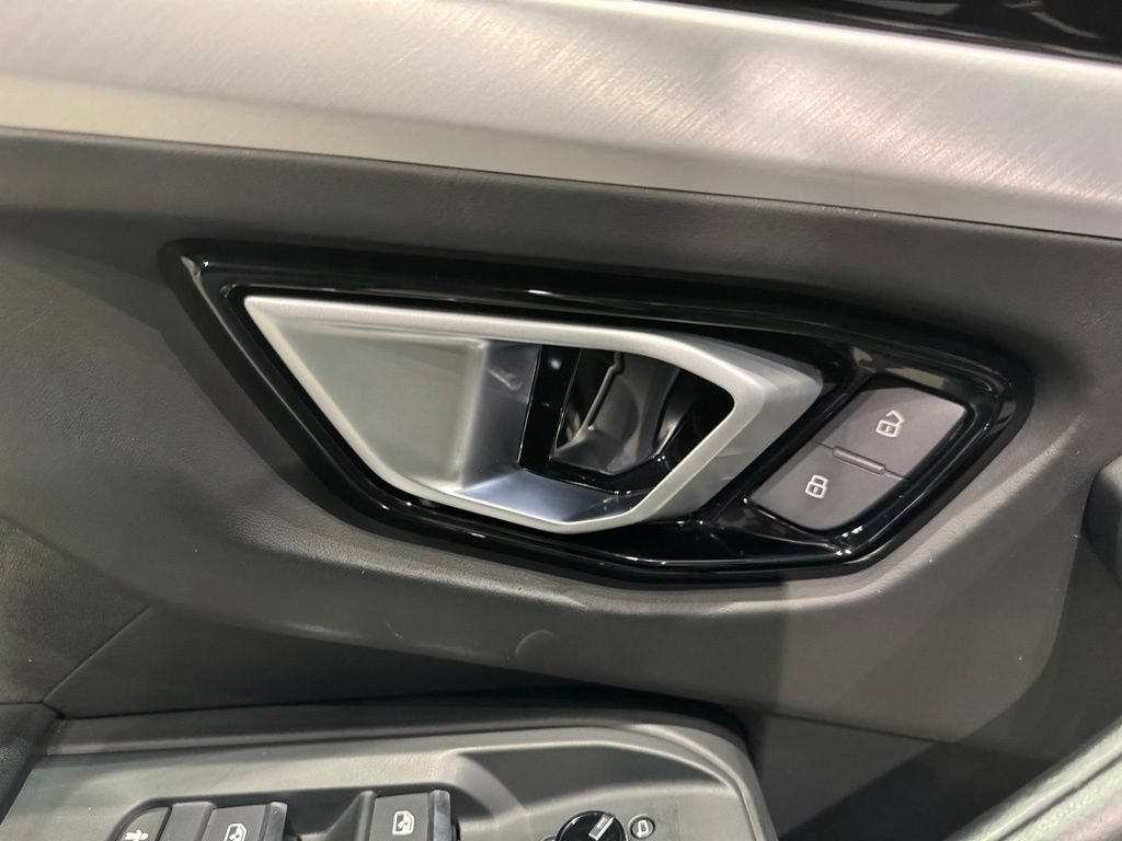 Used 2020 Lamborghini Urus AWD/4WD image 14