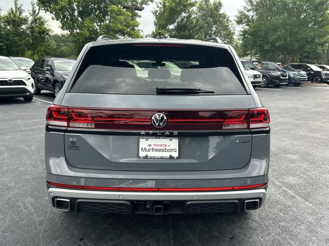 Used 2024 Volkswagen Atlas Peak Edition SE AWD/4WD image 5