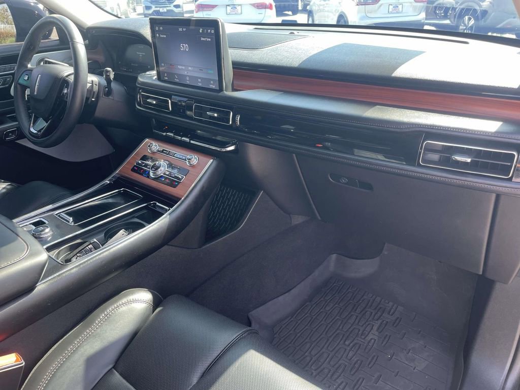 Used 2023 Lincoln Aviator Reserve w/ Equipment Group 201A image 28