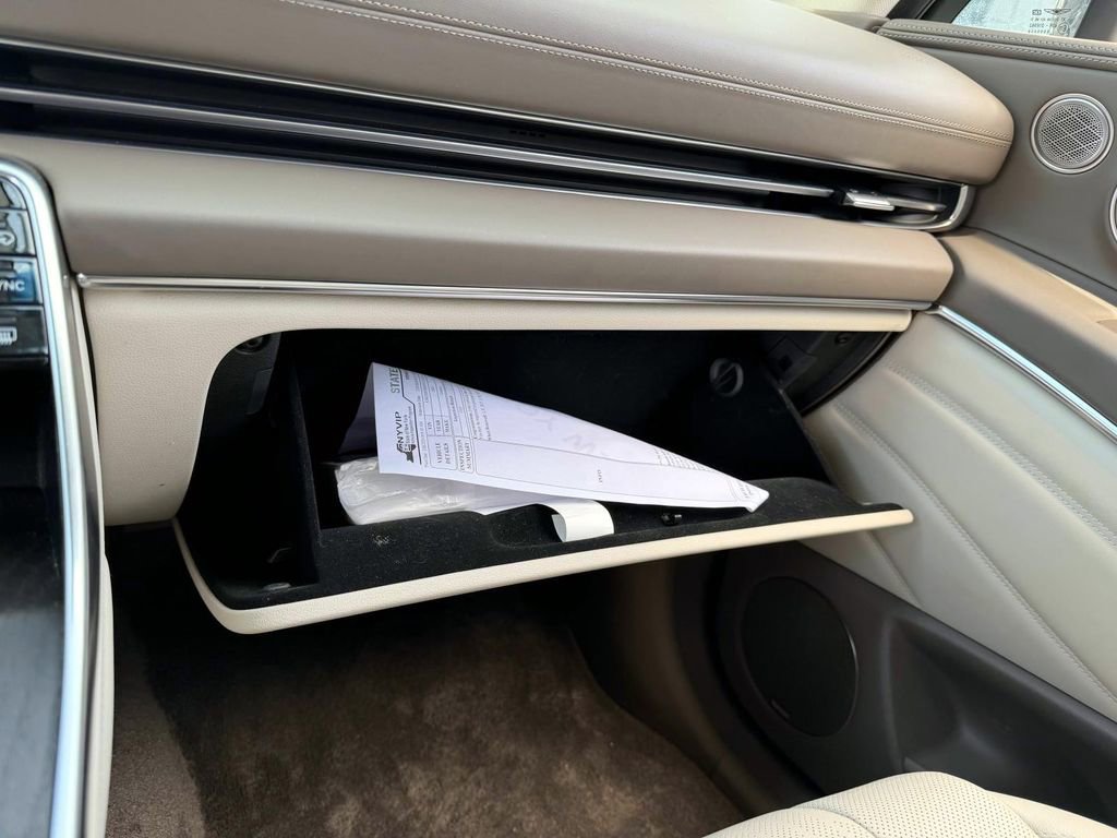 Certified 2023 Genesis GV80 2.5T w/ Prestige 20" Package image 27