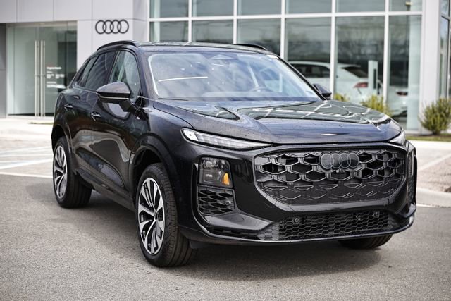 New 2026 Audi Q3 quattro 2.0T image 3