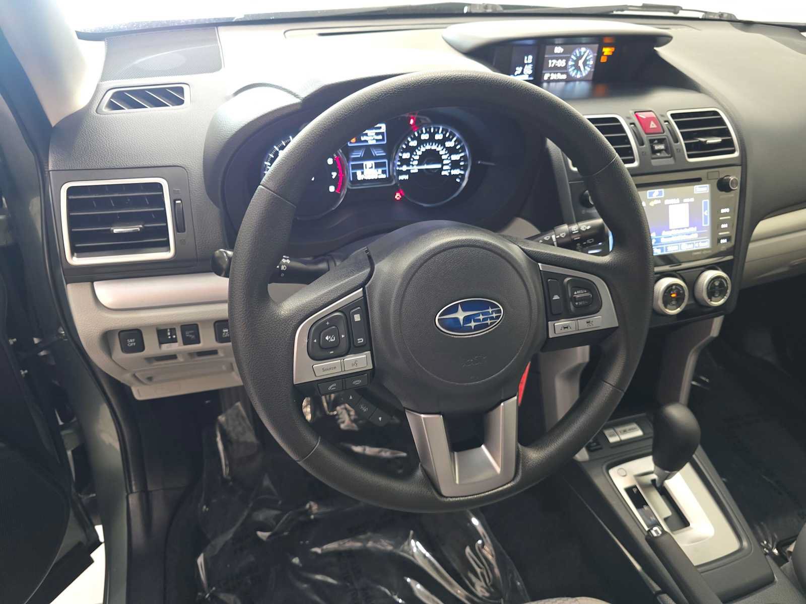 Used 2017 Subaru Forester 2.5i Premium AWD/4WD image 2