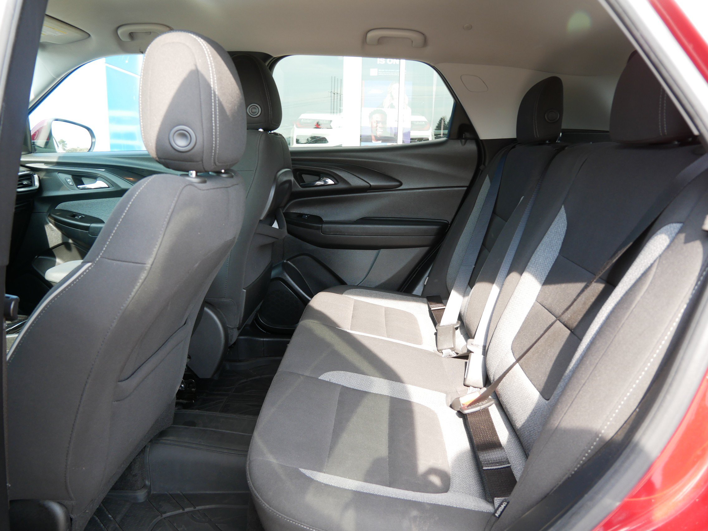 Used 2021 Chevrolet TrailBlazer LT w/ Convenience Package AWD/4WD image 9