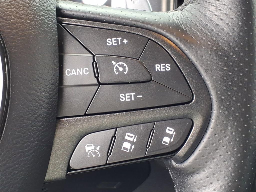 Used 2017 Dodge Charger R/T RWD image 11