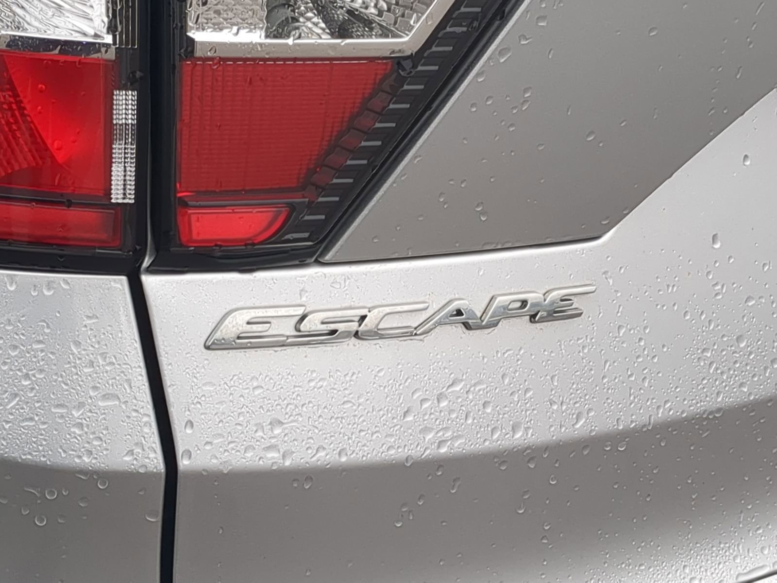 Used 2018 Ford Escape SEL w/ Ford Safe & Smart Package image 18