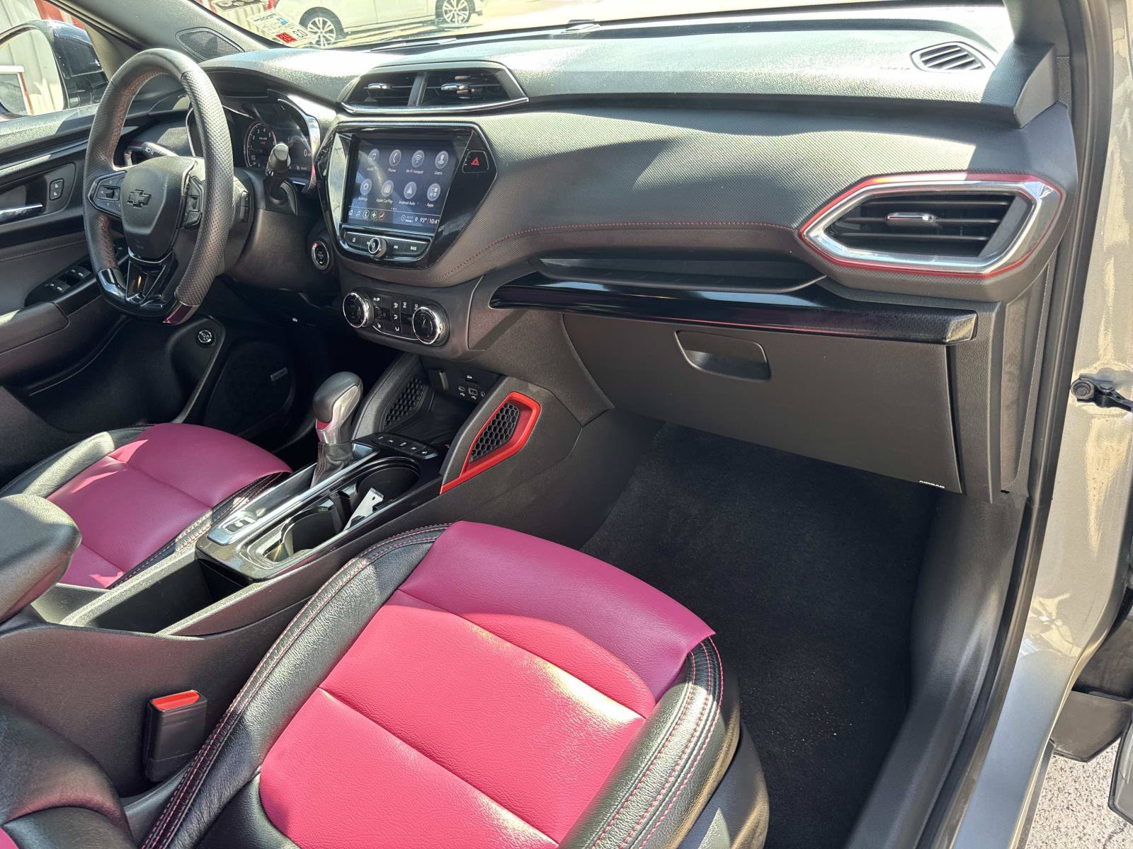 Used 2023 Chevrolet TrailBlazer RS w/ Sun and Liftgate Package FWD image 13