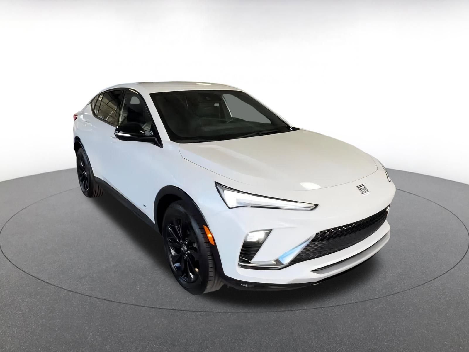 Used 2025 Buick Envista Sport Touring image 3