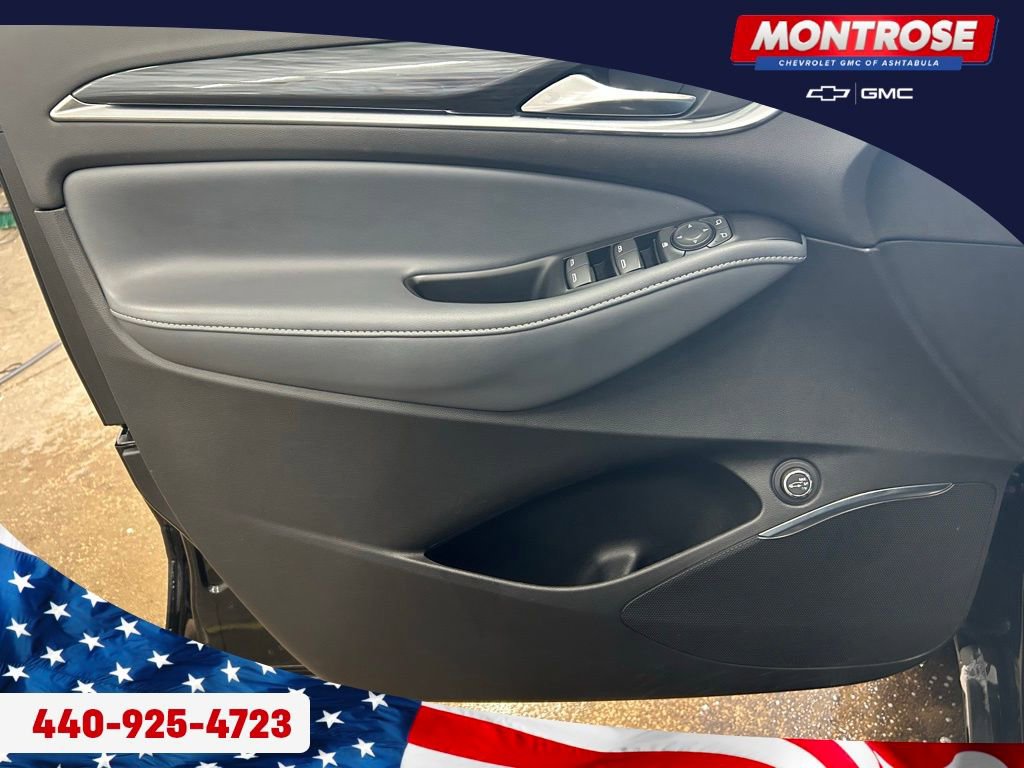 Used 2023 Buick Enclave Essence w/ Sport Touring Edition image 9