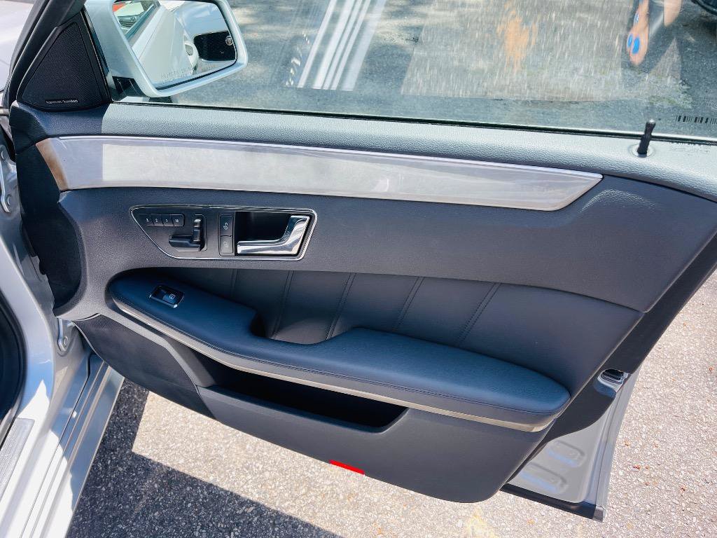 Used 2010 Mercedes-Benz E 350 Sedan image 47