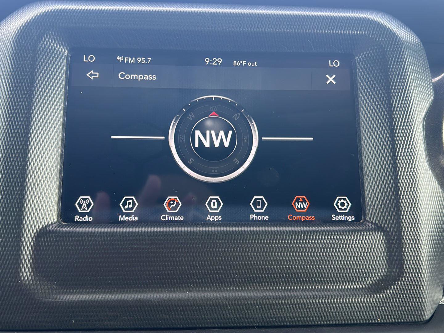 Used 2022 Jeep Gladiator Sport AWD/4WD image 15