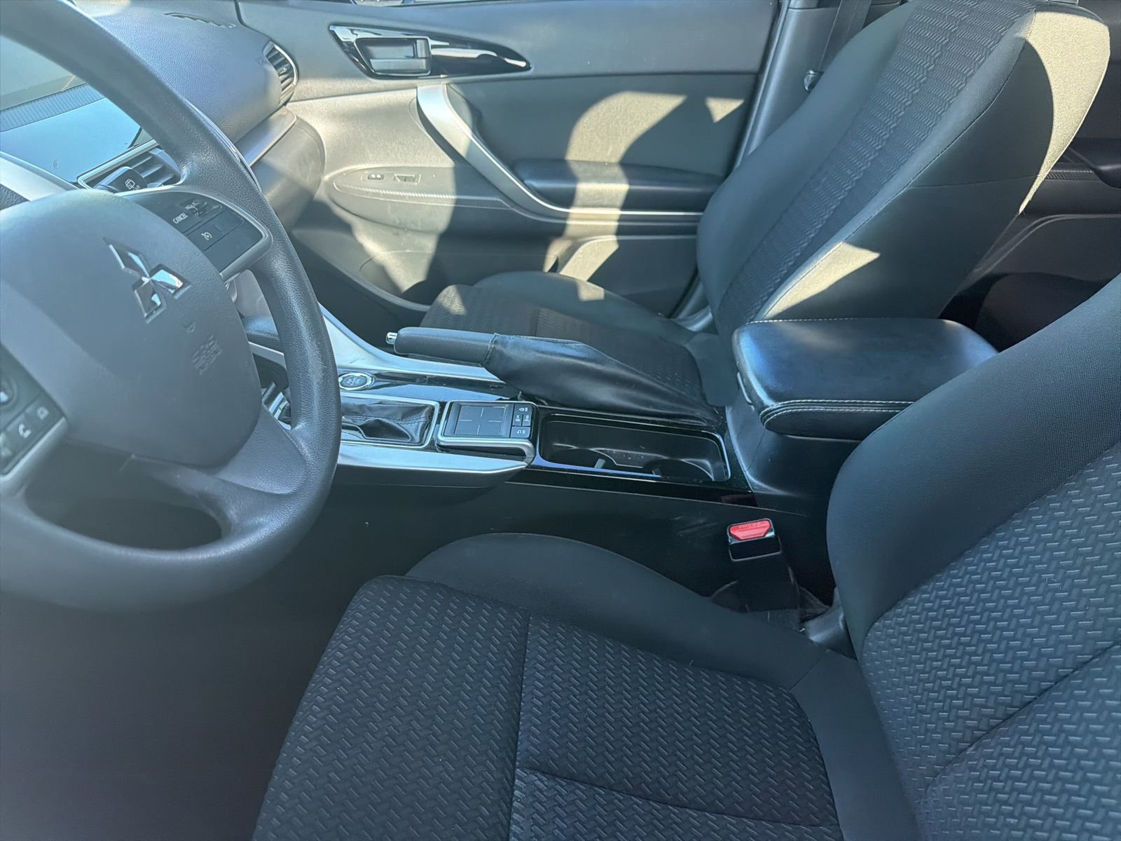 Used 2018 Mitsubishi Eclipse Cross LE image 5