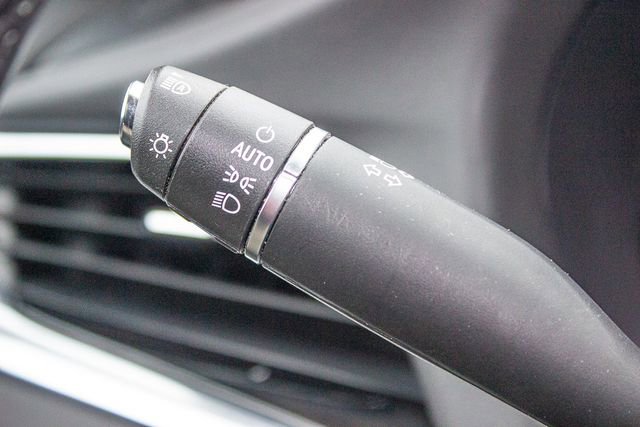 Used 2022 Buick Enclave Avenir w/ Avenir Technology Package image 29