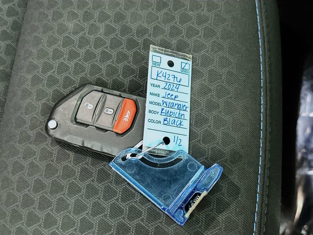 Used 2024 Jeep Wrangler Unlimited Rubicon 4xe image 34