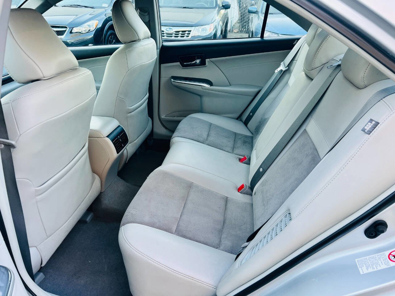 Used 2013 Toyota Camry XLE w/ Leather Pkg image 18