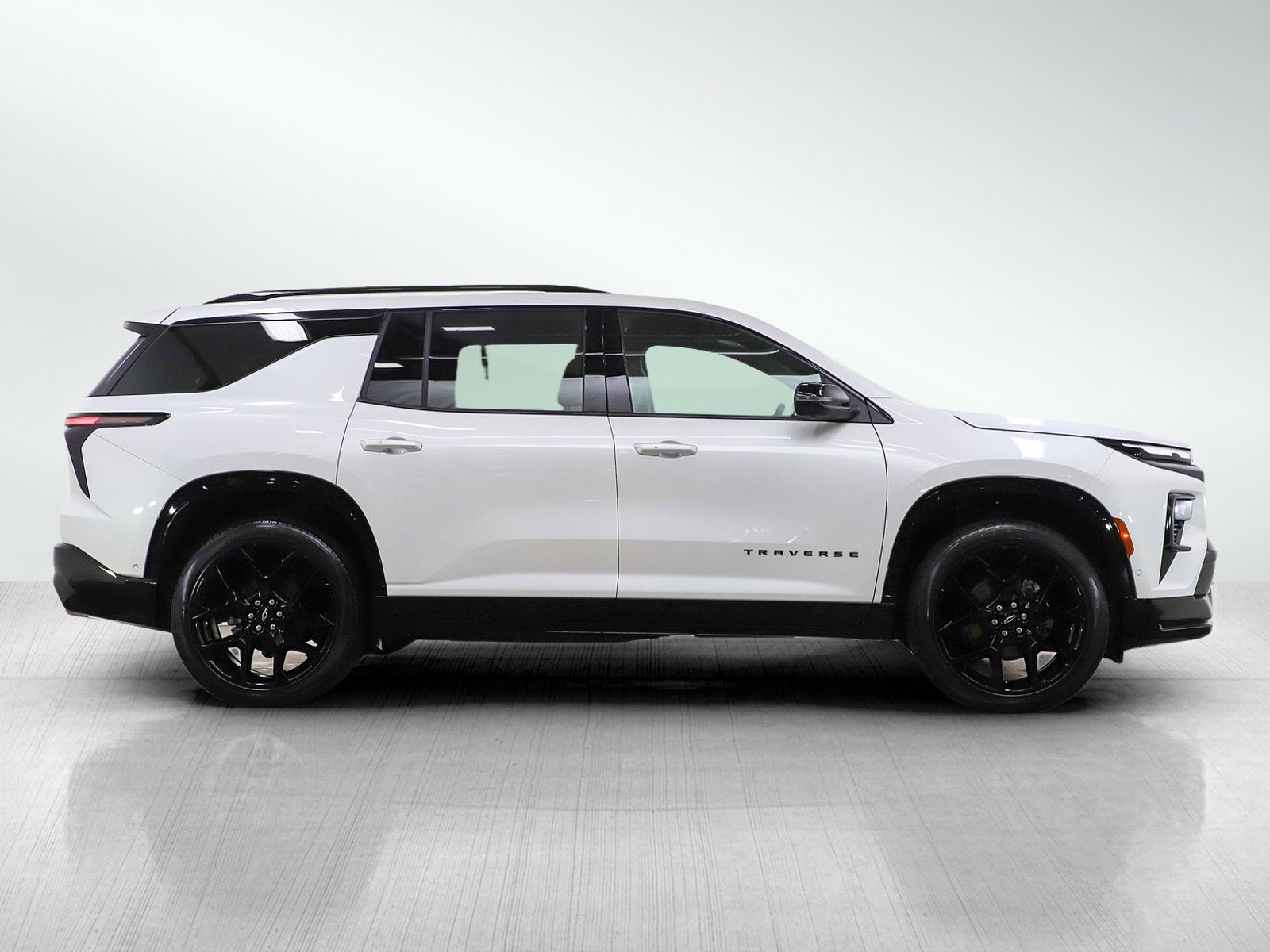 Used 2024 Chevrolet Traverse RS image 6