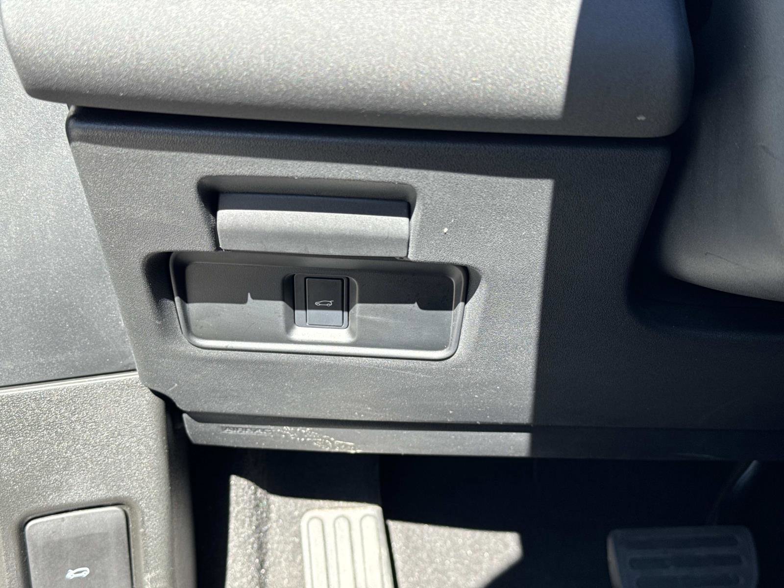 Certified 2025 Land Rover Range Rover Evoque S image 33