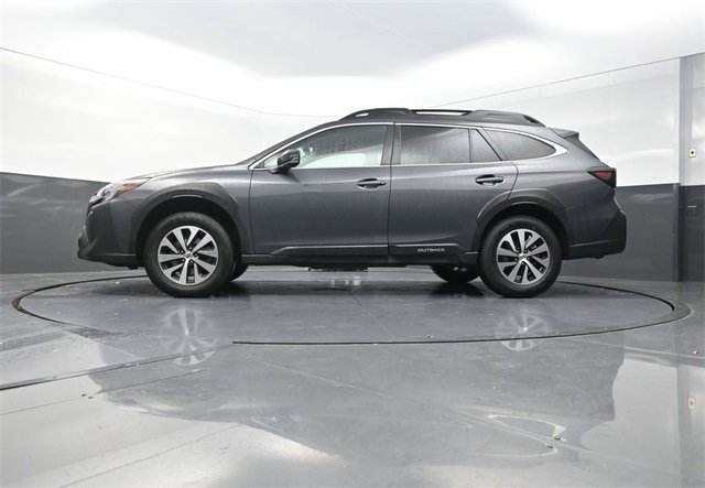 Used 2024 Subaru Outback Premium image 30