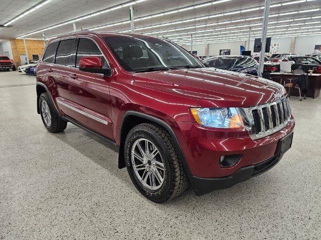 Used 2012 Jeep Grand Cherokee Laredo w/ Laredo E Group AWD/4WD image 4