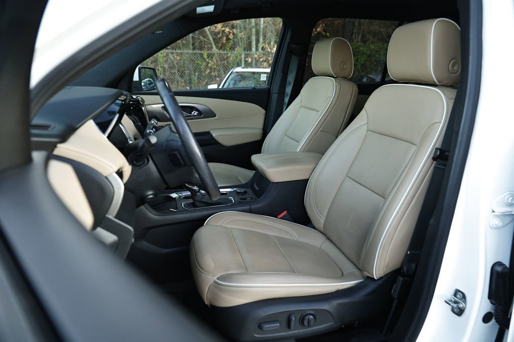 Used 2022 Chevrolet Traverse Premier image 12