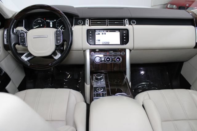 Used 2016 Land Rover Range Rover HSE AWD/4WD image 2