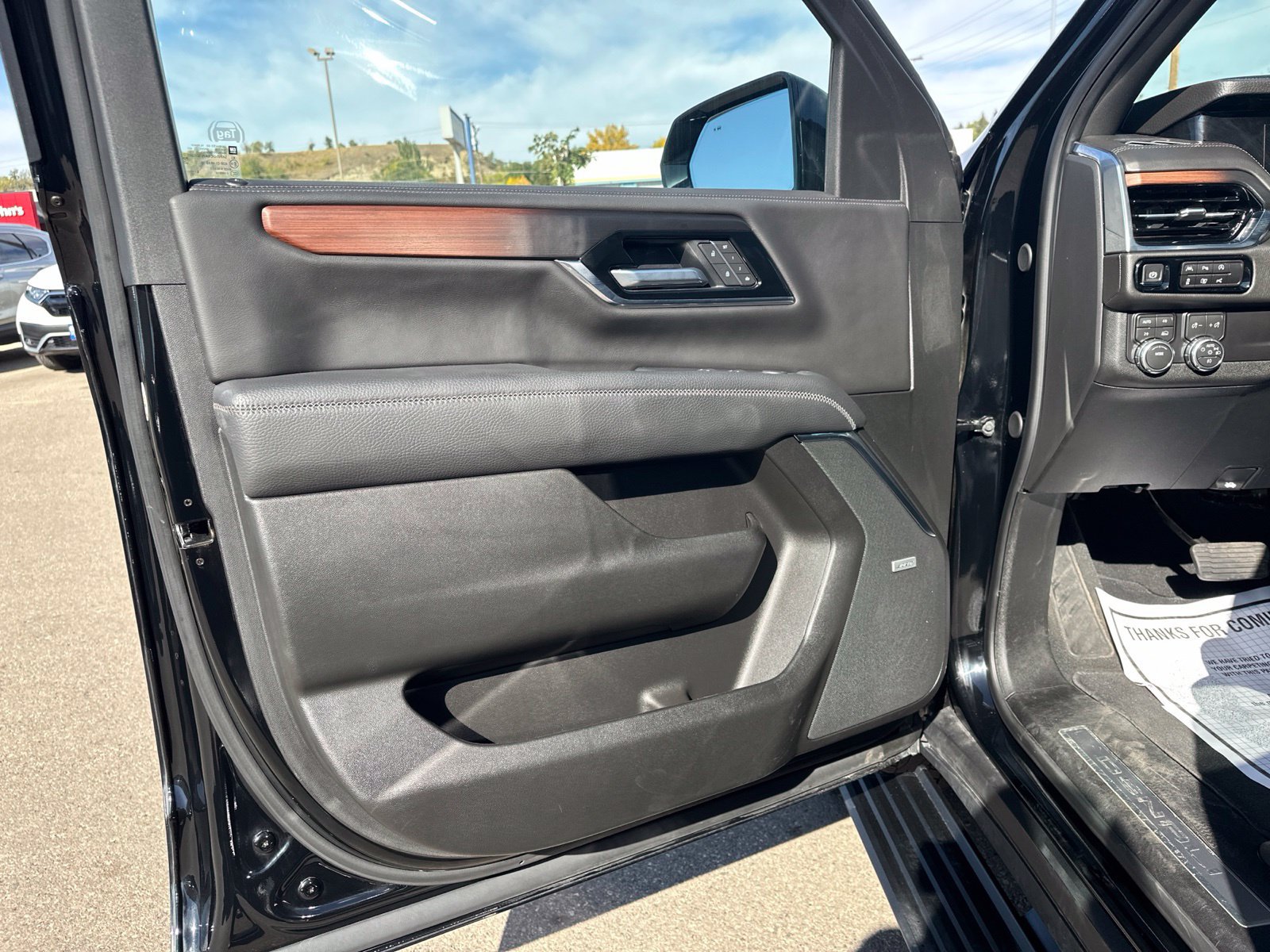 Used 2026 GMC Yukon Denali w/ Sun & Power Step Package AWD/4WD image 18