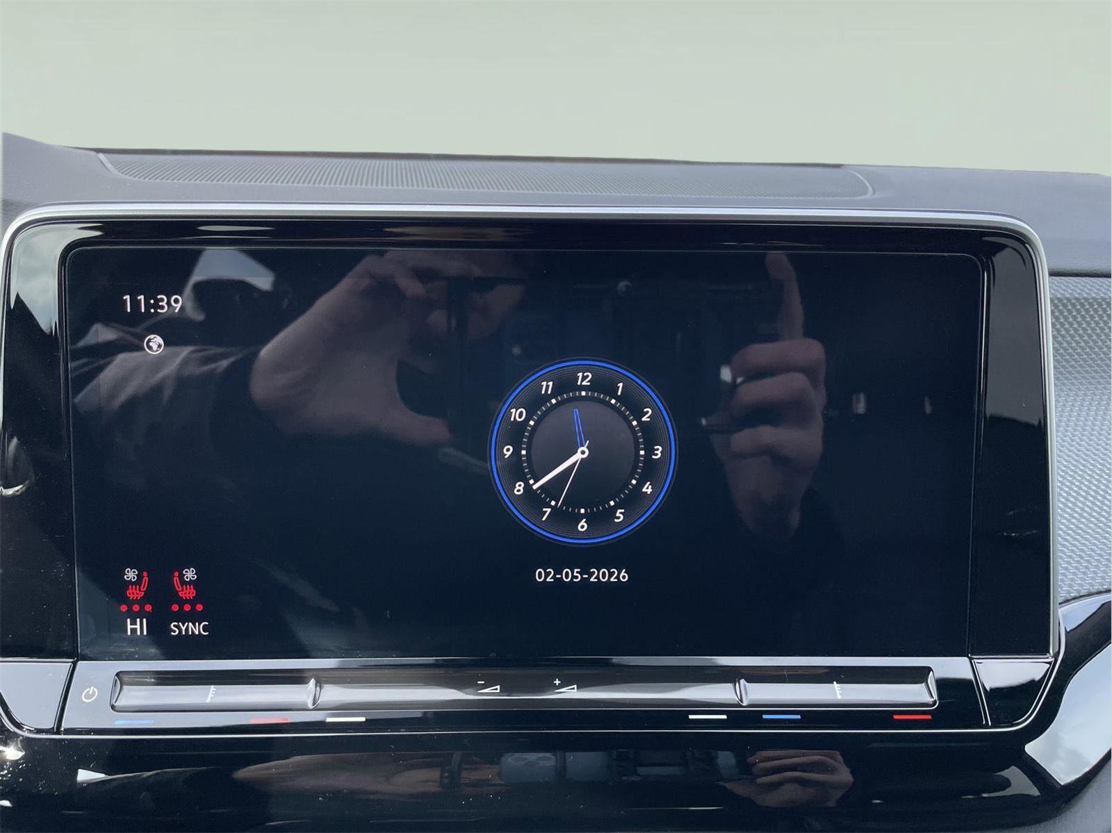 Used 2024 Volkswagen Atlas Cross Sport SEL R-Line image 28