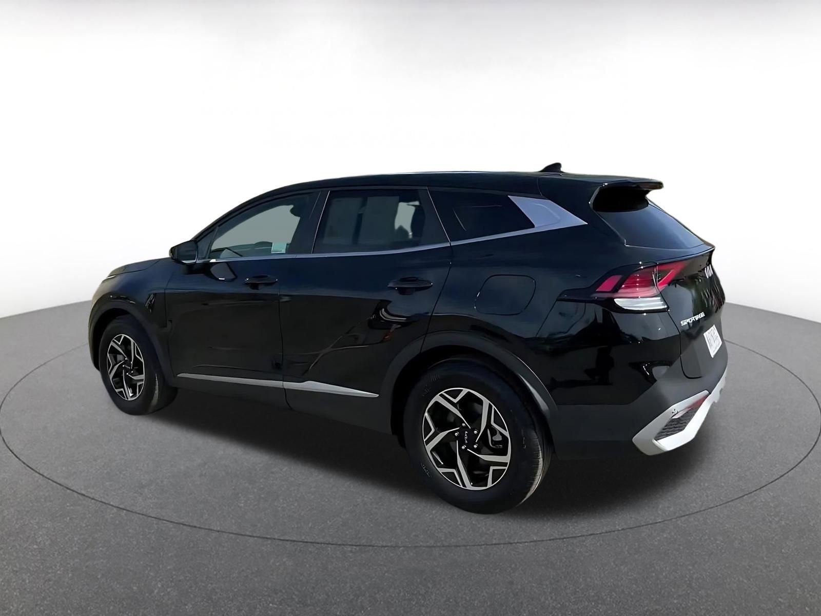 Used 2025 Kia Sportage LX image 10