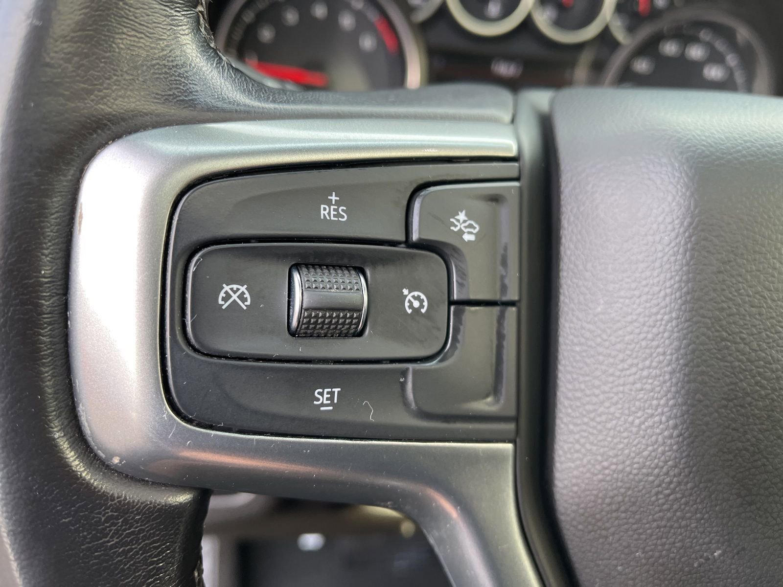 Used 2021 Chevrolet Tahoe Z71 image 32