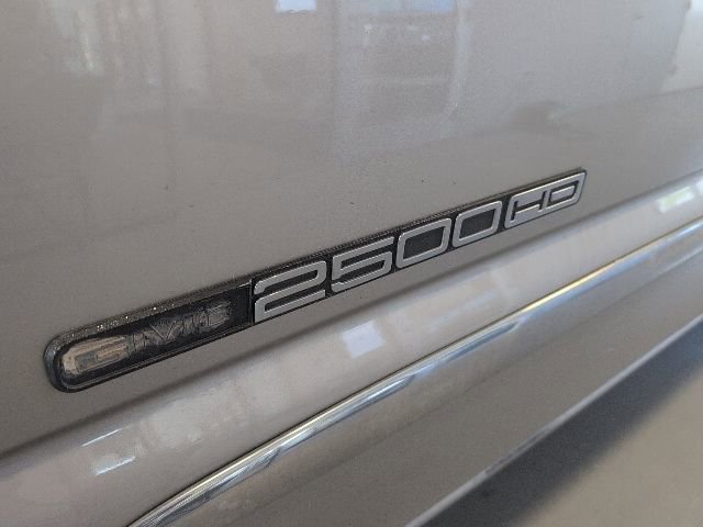 Used 2005 GMC Sierra 2500 SLE AWD/4WD image 8