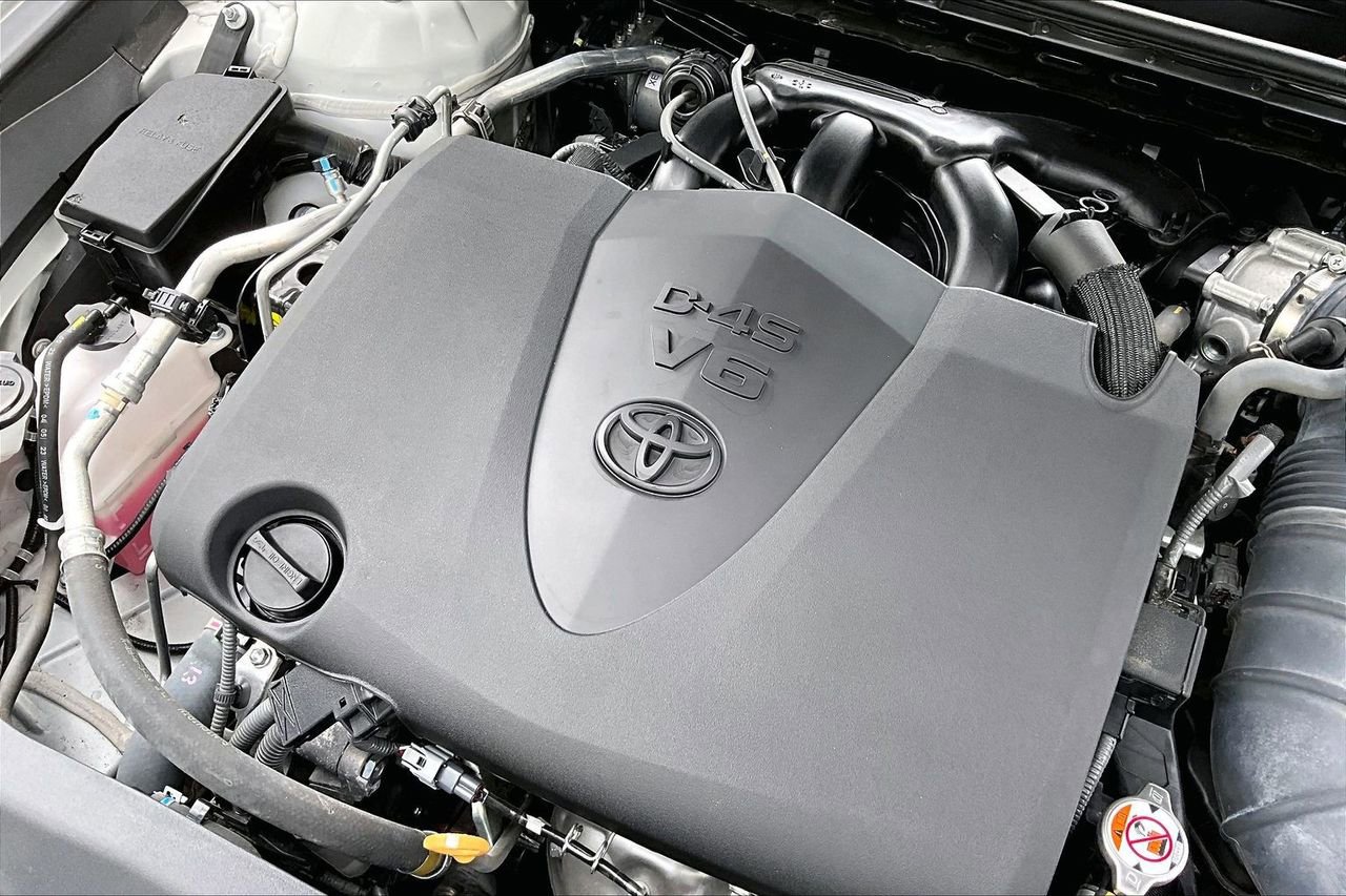 Used 2024 Toyota Camry XSE w/ Navigation Package FWD image 32