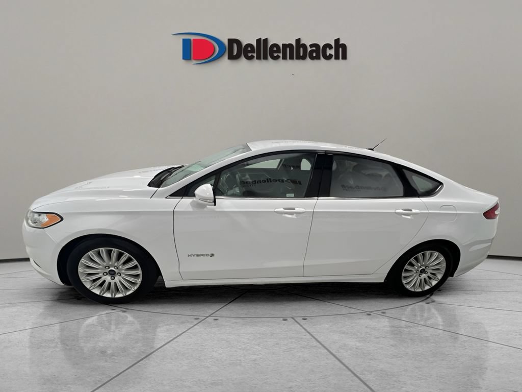 Used 2015 Ford Fusion SE FWD image 2