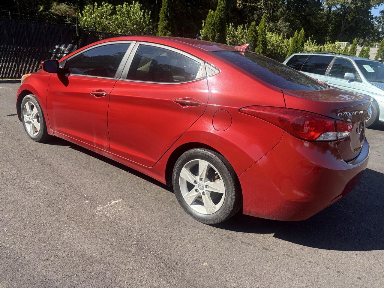 Used 2013 Hyundai Elantra GLS w/ Preferred Pkg FWD image 5