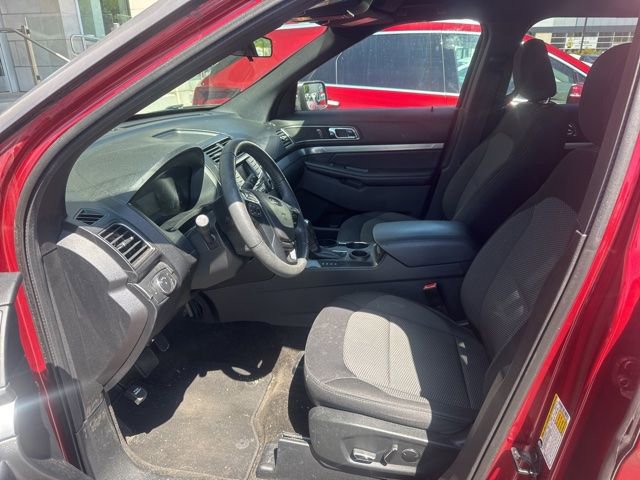 Used 2018 Ford Explorer XLT FWD image 4