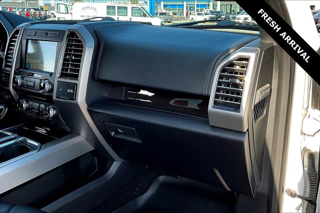 Used 2017 Ford F150 Platinum w/ Equipment Group 701A Luxury AWD/4WD image 26