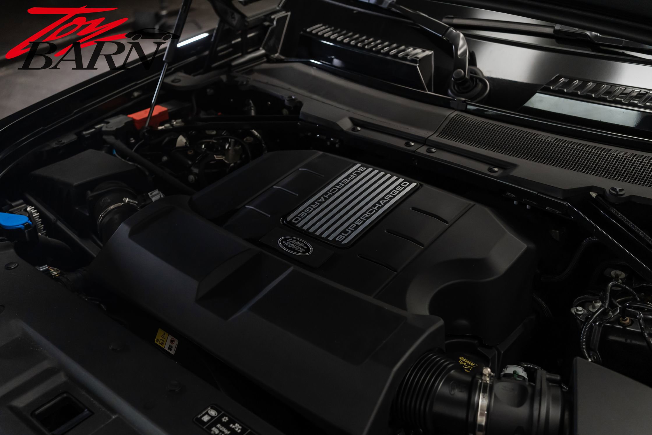 Used 2024 Land Rover Defender 110 SE image 46