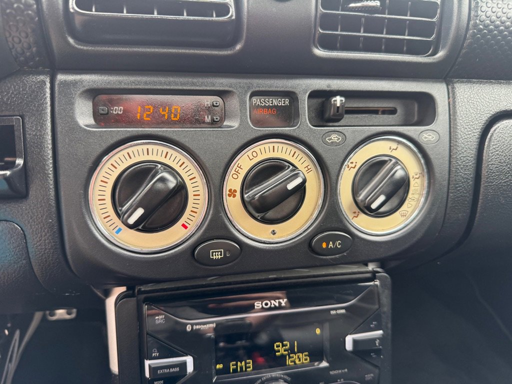 Used 2003 Toyota MR2 image 16