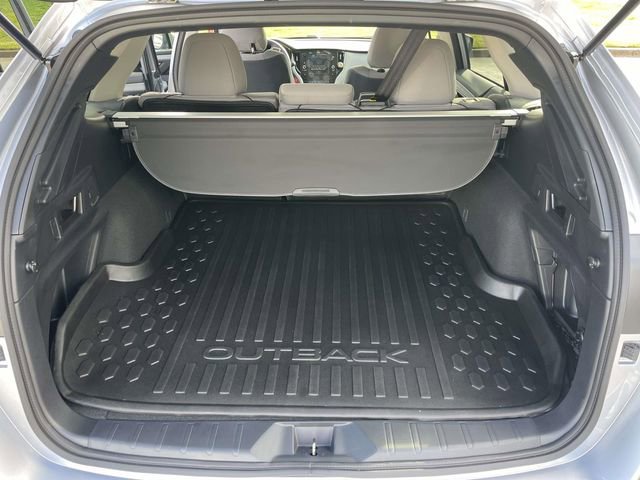 Used 2025 Subaru Outback Premium image 9