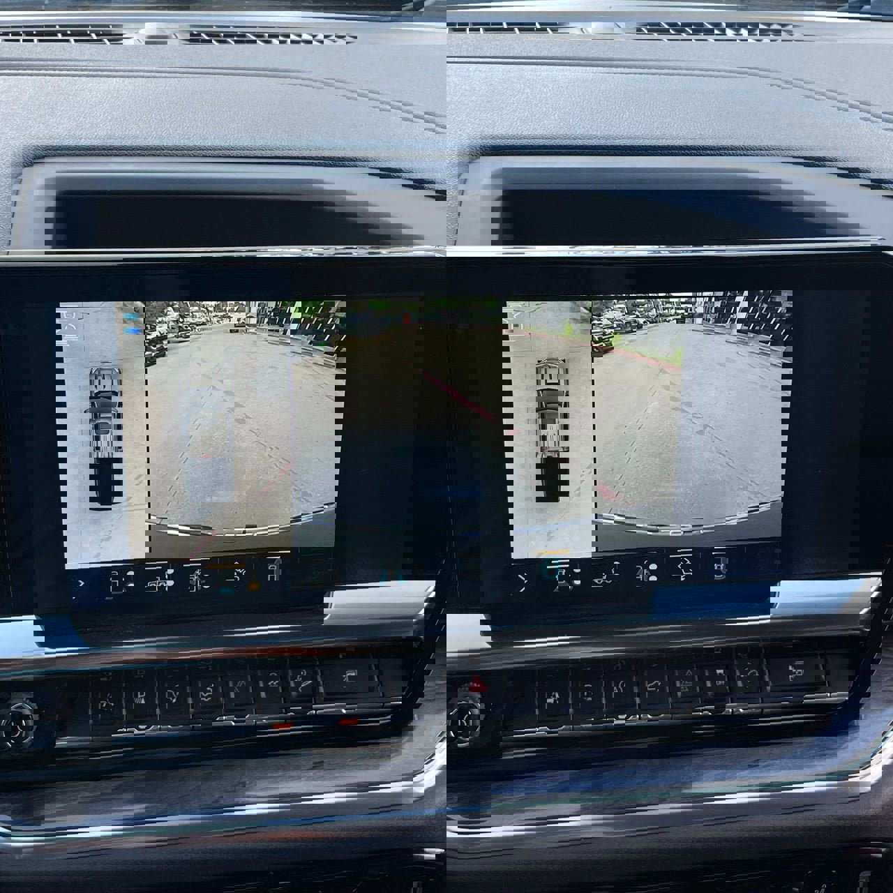 Used 2022 Chevrolet Silverado 1500 LTZ w/ LTZ Premium Package AWD/4WD image 19