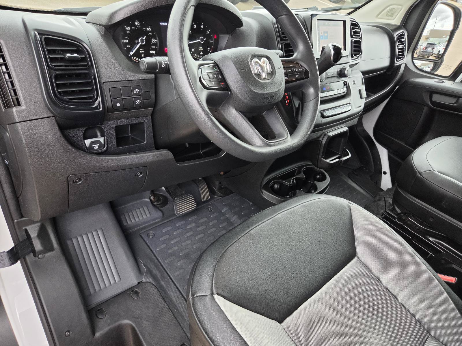 Used 2025 RAM ProMaster 2500 w/ Convenience Group FWD image 18