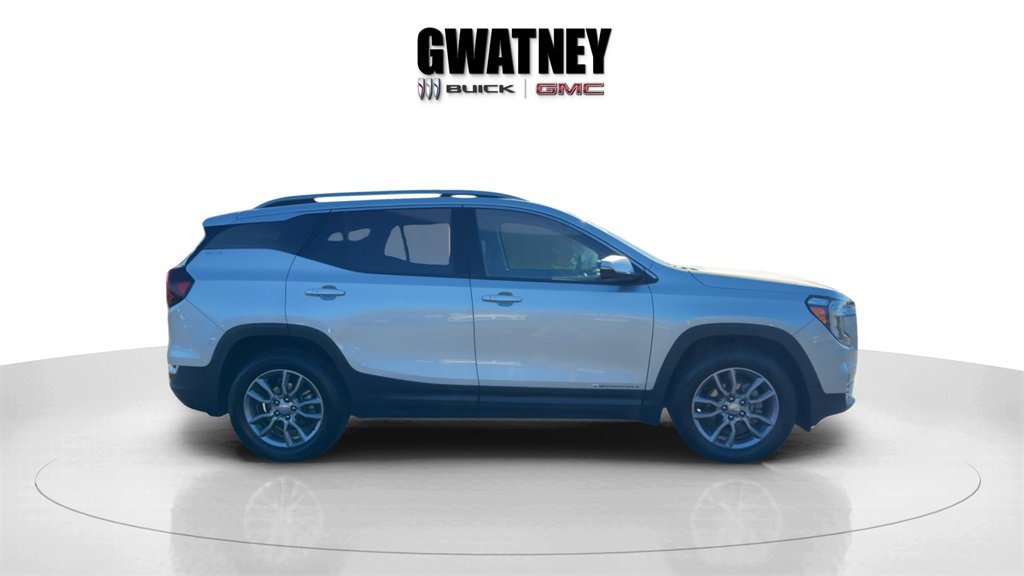 Used 2022 GMC Terrain SLT w/ LPO, Floor Liner Package image 7