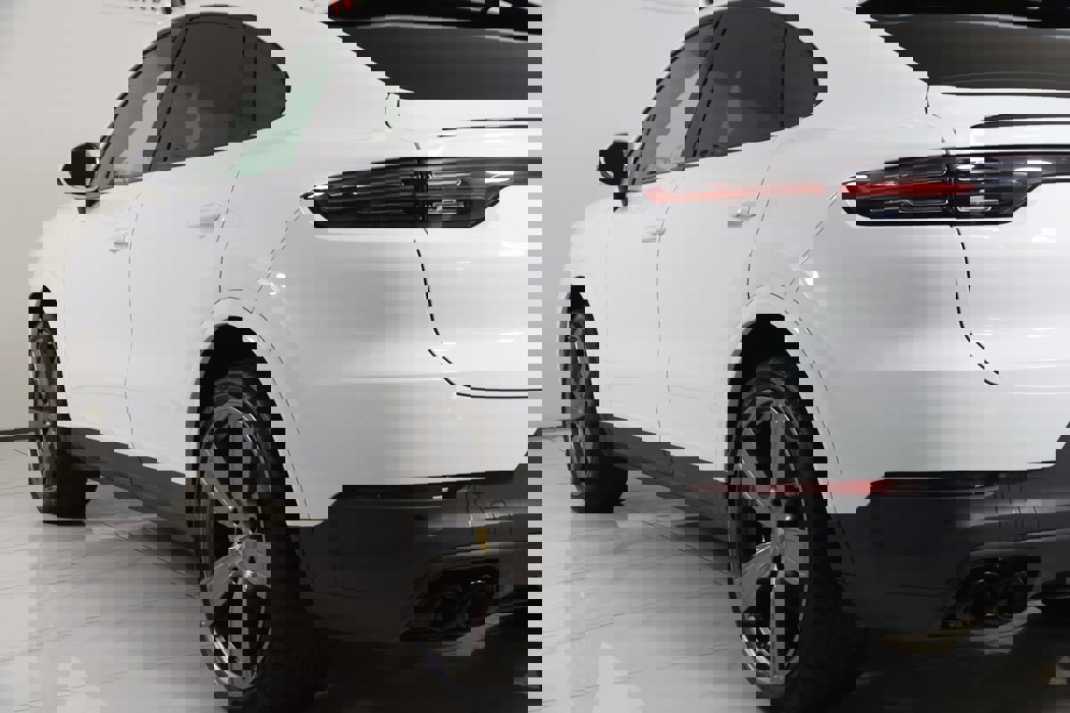 Used 2023 Porsche Cayenne image 36