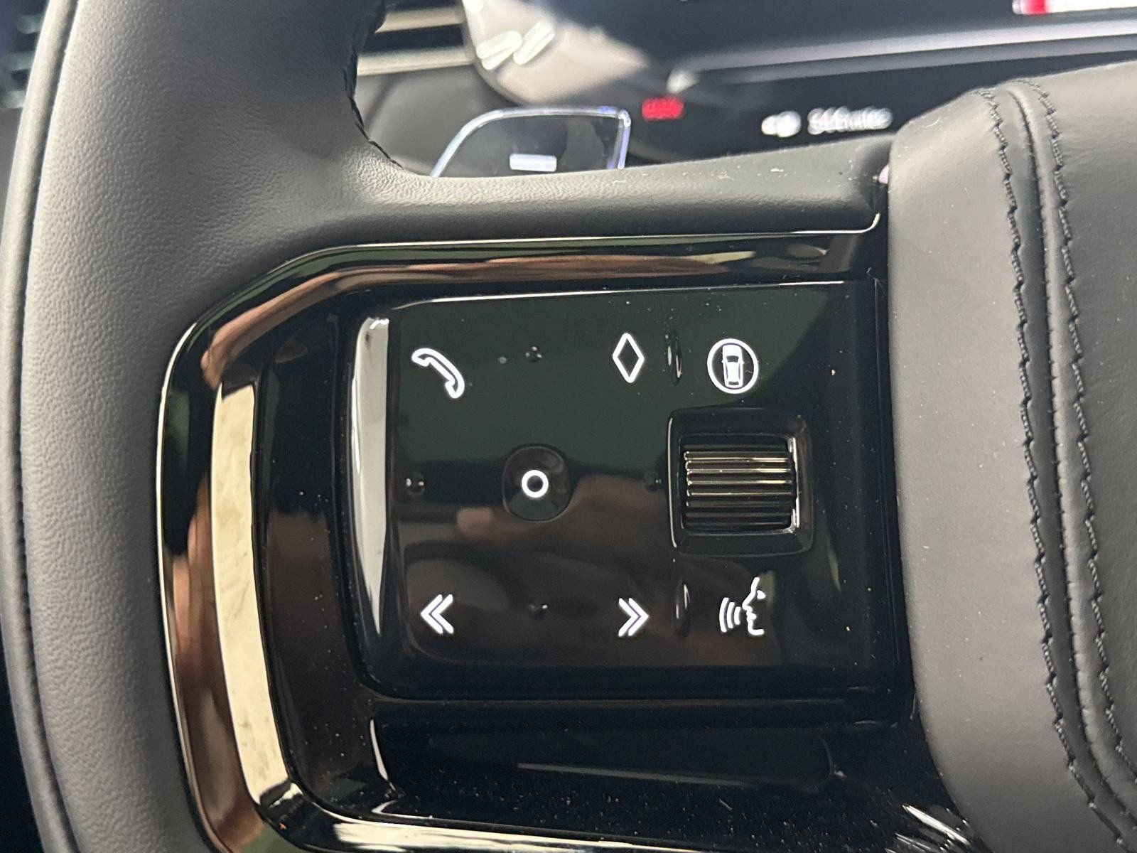 New 2025 Land Rover Range Rover Sport SV Edition Two image 15