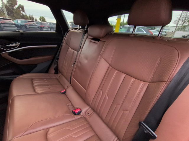 Used 2019 Audi e-tron Prestige w/ Prestige Package image 14